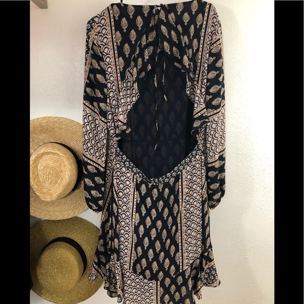 Chelsea 28 Backless Long sleeve dress